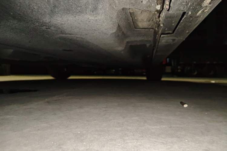 Used Hongqi H5 2025 2.0T Automatic Flag Edition – 500 000 Units Commemorative Version Chassis Front Left