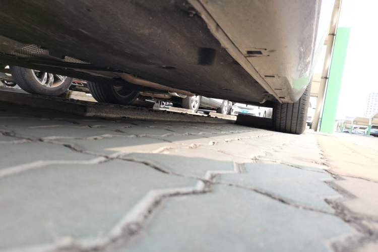 Used Hongqi H5 2025 1.5T DCT Qiyun 500 000th Unit Commemorative Edition Chassis Front Left