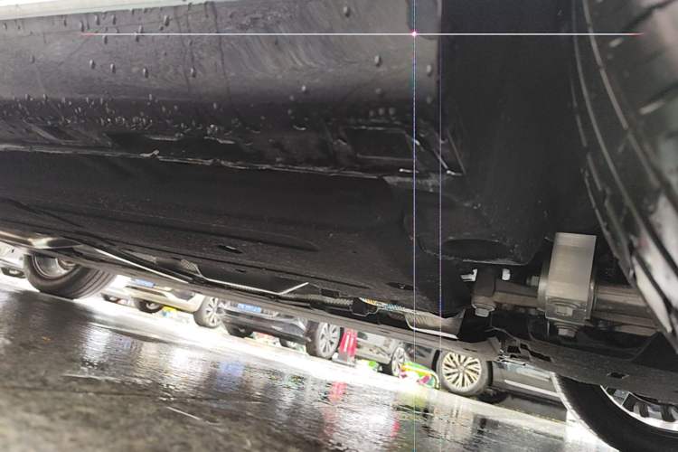 Used Hongqi H5 2025 2.0T Automatic Flag Edition – 500 000 Units Commemorative Version Chassis Front Right