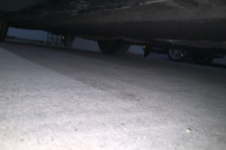 Used Hongqi H5 2025 2.0T Automatic Xuan Ying Edition Chassis Front Right