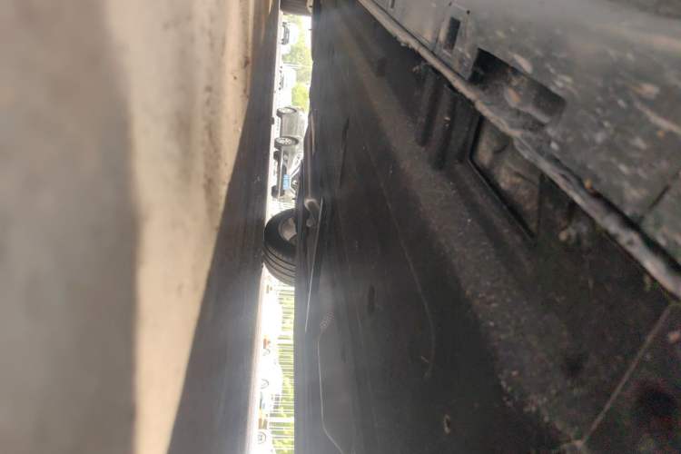Used Hongqi H5 2025 2.0T Automatic Xuan Ying Edition Chassis Front Right