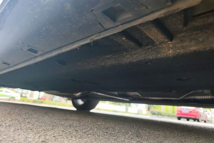 Used Hongqi H5 2025 1.5T DCT Xuan Ying Edition Chassis Front Right