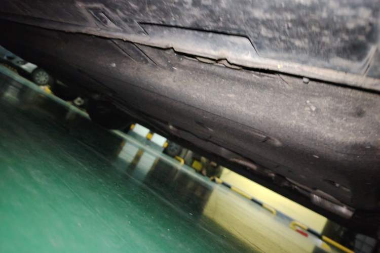 Used Hongqi H5 2025 1.5T DCT Qiyun 500 000th Unit Commemorative Edition Chassis Front Right