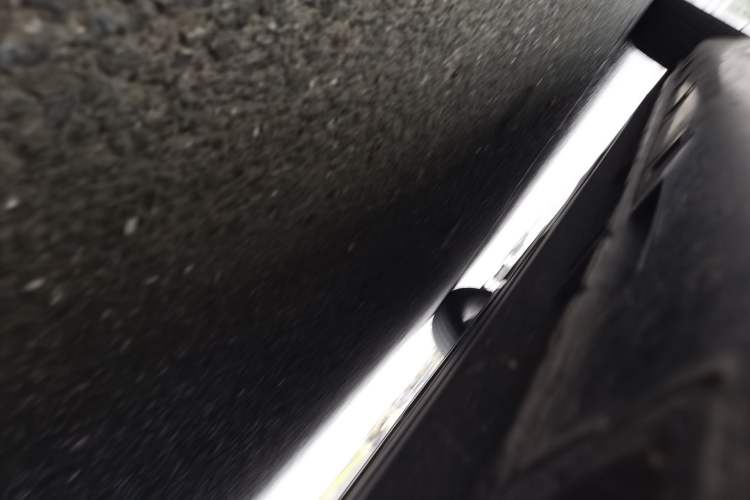 Used Hongqi H5 2025 2.0T Automatic Flag Edition – 500 000 Units Commemorative Version Chassis Front Right