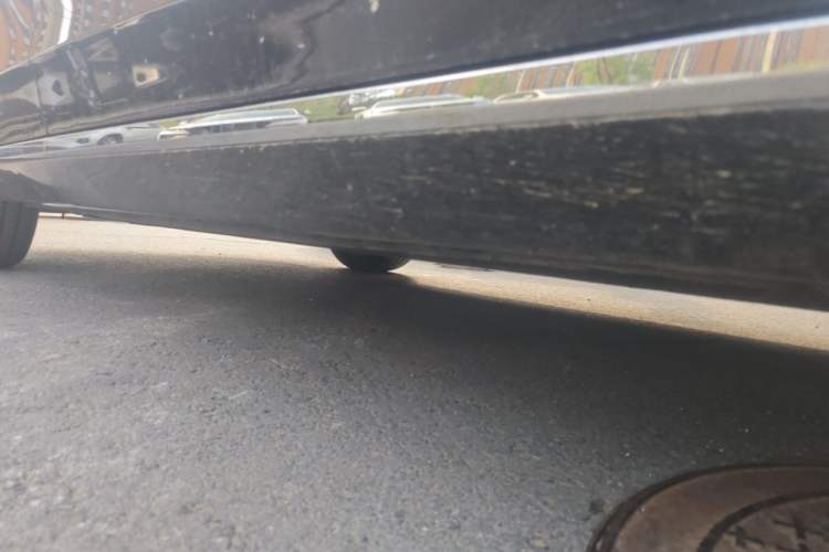 Used Hongqi H5 2025 2.0T Automatic Flag Edition – 500 000 Units Commemorative Version Chassis Front Right