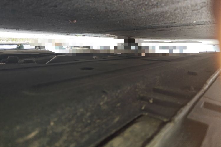 Used Hongqi H5 2025 2.0T Automatic Xuan Ying Edition Chassis Front Right