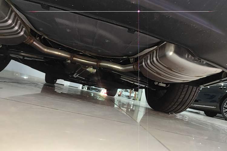 Used Hongqi H5 2025 2.0T Automatic Flag Edition – 500 000 Units Commemorative Version Chassis Rear