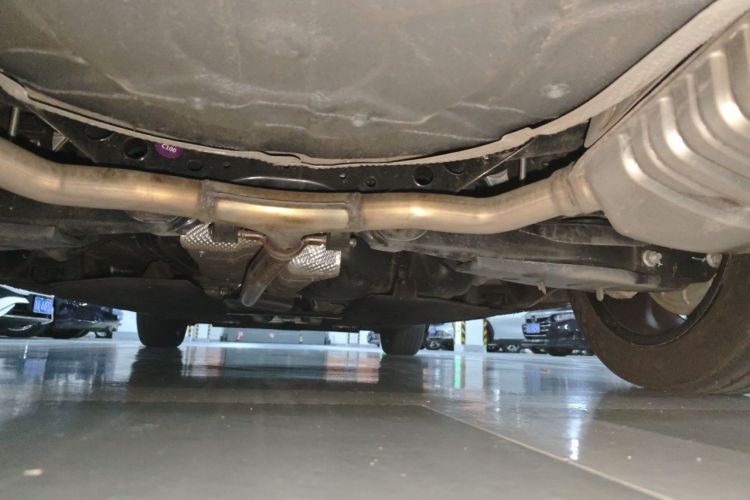 Used Hongqi H5 2025 2.0T Automatic Flag Edition – 500 000 Units Commemorative Version Chassis Rear
