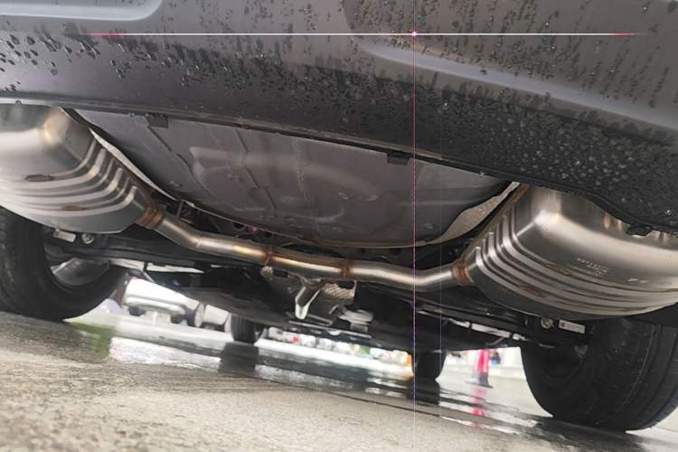 Used Hongqi H5 2025 2.0T Automatic Flag Edition – 500 000 Units Commemorative Version Chassis Rear