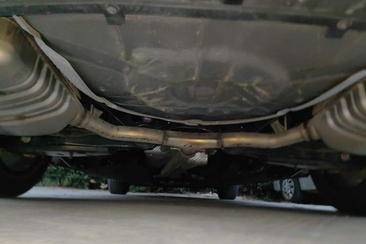 Used Hongqi H5 2025 2.0T Automatic Flagship 500 000th Unit Anniversary Edition Chassis Rear