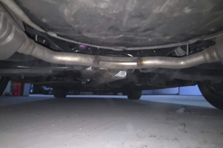 Used Hongqi H5 2025 2.0T Automatic Xuan Ying Edition Chassis Rear