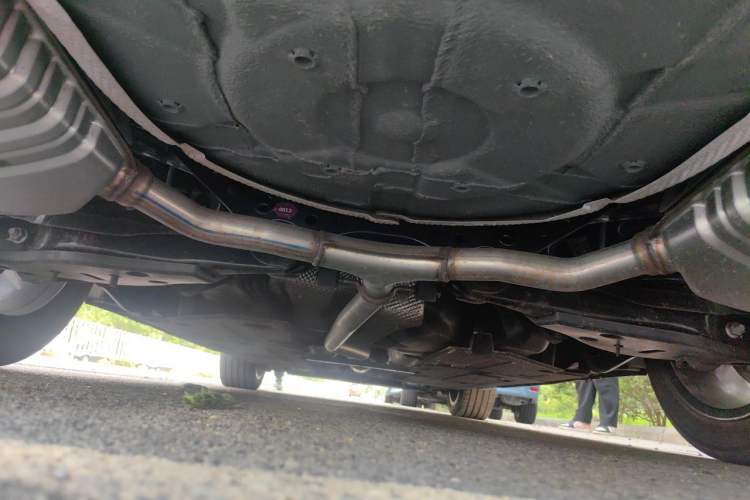 Used Hongqi H5 2025 2.0T Automatic Xuan Ying Edition Chassis Rear