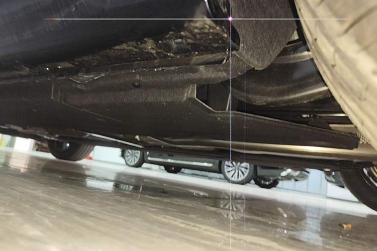Used Hongqi H5 2025 2.0T Automatic Flag Edition – 500 000 Units Commemorative Version Chassis Rear Left
