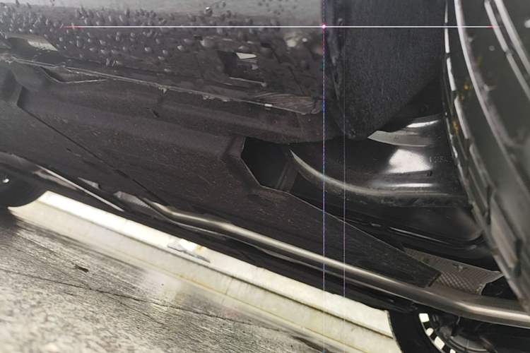 Used Hongqi H5 2025 2.0T Automatic Flag Edition – 500 000 Units Commemorative Version Chassis Rear Left