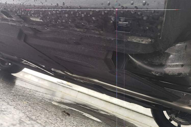 Used Hongqi H5 2025 2.0T Automatic Xuan Ying Edition Chassis Rear Left