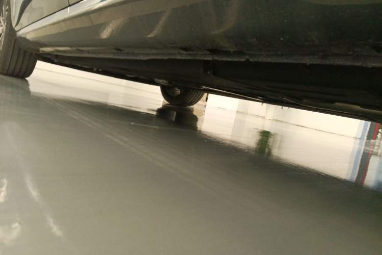 Used Hongqi H5 2025 2.0T Automatic Flag Edition – 500 000 Units Commemorative Version Chassis Rear Left