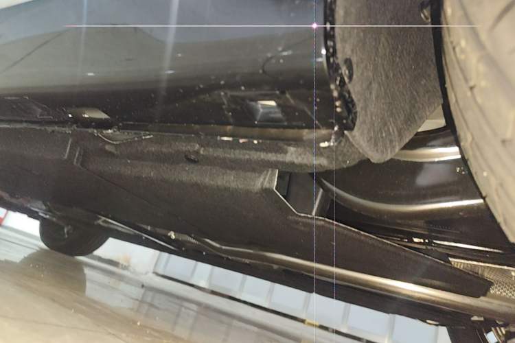 Used Hongqi H5 2025 2.0T Automatic Flag Edition – 500 000 Units Commemorative Version Chassis Rear Left