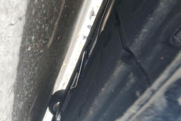 Used Hongqi H5 2025 1.5T DCT Qiyun 500 000th Unit Commemorative Edition Chassis Rear Right