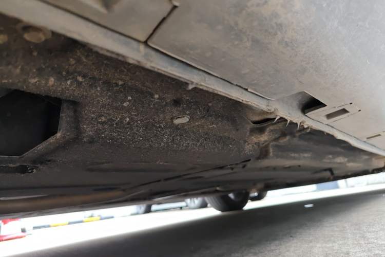 Used Hongqi H5 2025 1.5T DCT Qiyun 500 000th Unit Commemorative Edition Chassis Rear Right