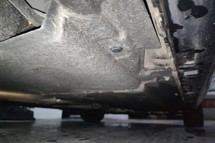 Used Hongqi H5 2025 2.0T Automatic Flag Edition – 500 000 Units Commemorative Version Chassis Rear Right