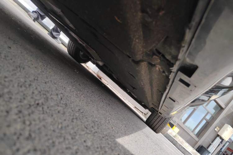 Used Hongqi H5 2025 2.0T Automatic Flag Edition – 500 000 Units Commemorative Version Chassis Rear Right