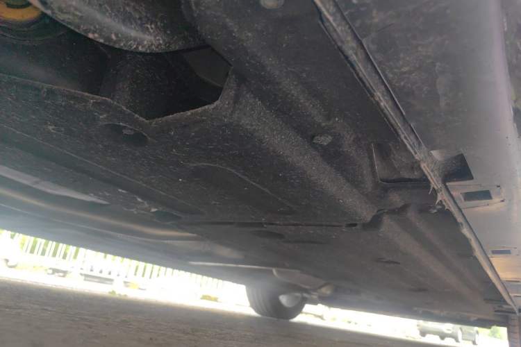 Used Hongqi H5 2025 2.0T Automatic Xuan Ying Edition Chassis Rear Right