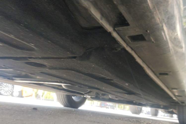 Used Hongqi H5 2025 1.5T DCT Qiyun 500 000th Unit Commemorative Edition Chassis Rear Right