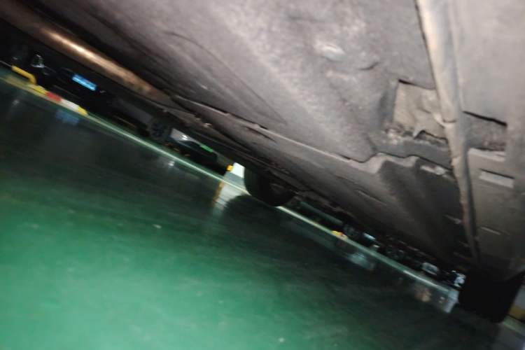 Used Hongqi H5 2025 1.5T DCT Qiyun 500 000th Unit Commemorative Edition Chassis Rear Right