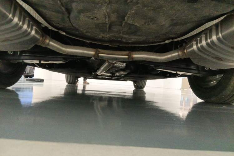 Used Hongqi H5 2025 2.0T Automatic Flag Edition – 500 000 Units Commemorative Version Chassis Rear