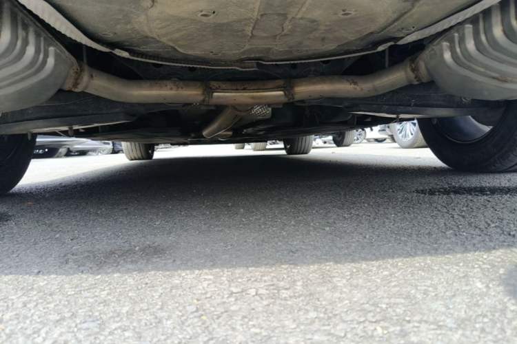 Used Hongqi H5 2025 2.0T Automatic Flag Edition – 500 000 Units Commemorative Version Chassis Rear