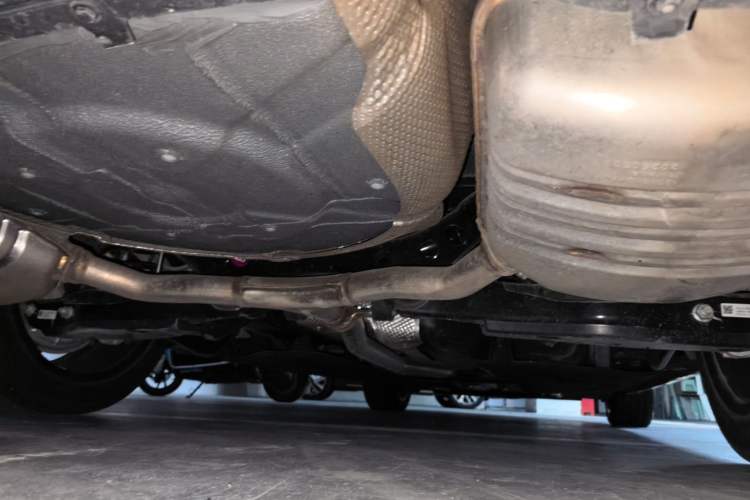 Used Hongqi H5 2025 1.5T DCT Xuan Ying Edition Chassis Rear