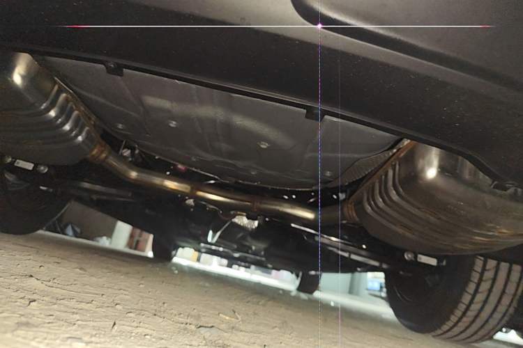 Used Hongqi H5 2025 2.0T Automatic Flag Edition – 500 000 Units Commemorative Version Chassis Rear