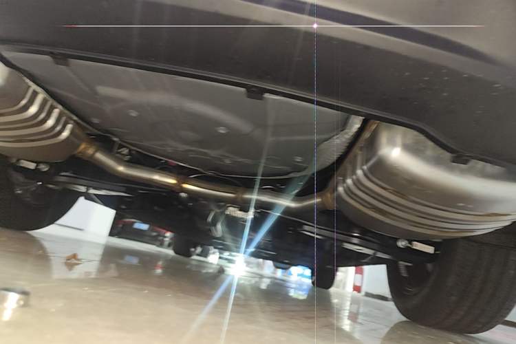 Used Hongqi H5 2025 2.0T Automatic Flag Edition – 500 000 Units Commemorative Version Chassis Rear