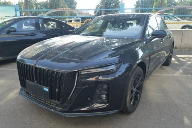 Used Hongqi H5 2025 Model 2.0T Automatic Xuan Ying 2 Million Units Commemorative Edition