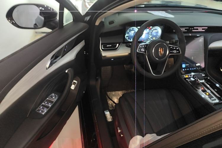 Used Hongqi H5 2025 2.0T Automatic Flag Edition – 500 000 Units Commemorative Version Driver Seat