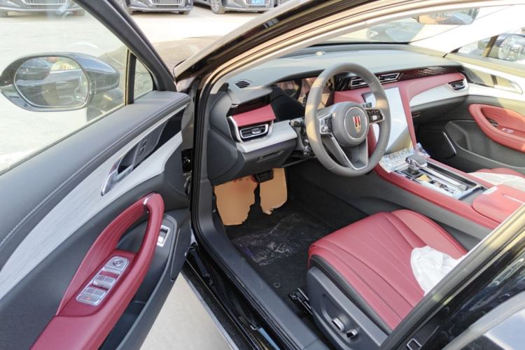 Used Hongqi H5 2025 2.0T Automatic Flag Edition – 500 000 Units Commemorative Version Driver Seat