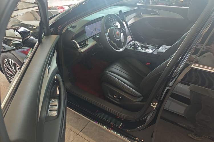 Used Hongqi H5 2025 2.0T Automatic Flag Edition – 500 000 Units Commemorative Version Driver Seat