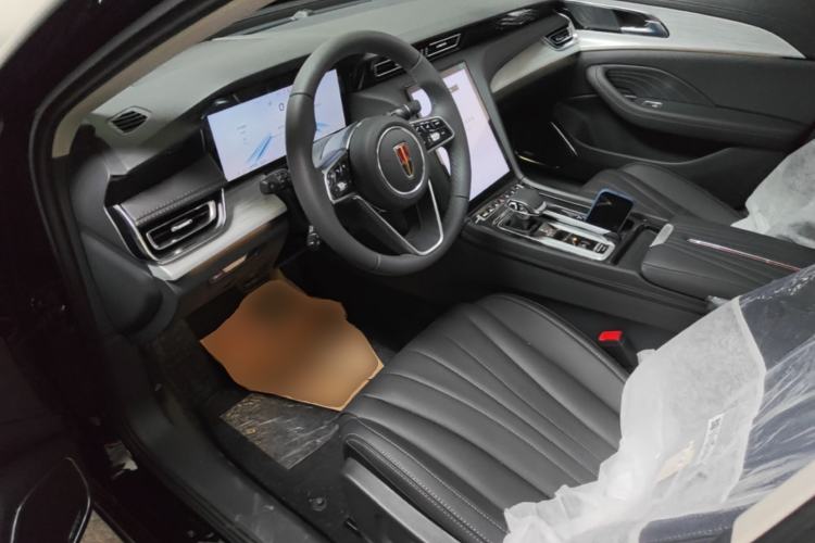 Used Hongqi H5 2025 2.0T Automatic Flag Edition – 500 000 Units Commemorative Version Driver Seat