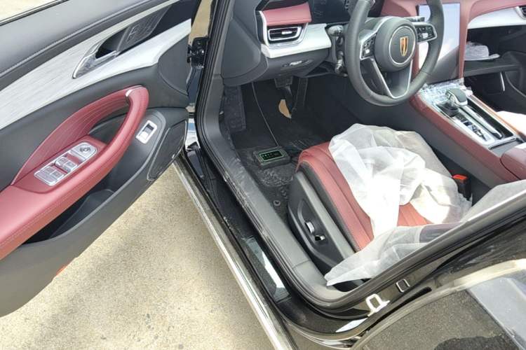 Used Hongqi H5 2025 1.5T DCT Qiyun 500 000th Unit Commemorative Edition Driver Seat
