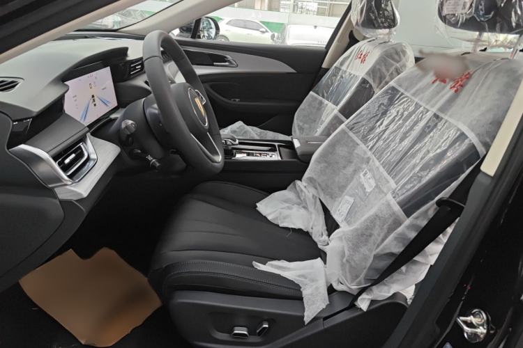 Used Hongqi H5 2025 2.0T Automatic Flag Edition – 500 000 Units Commemorative Version Driver Seat