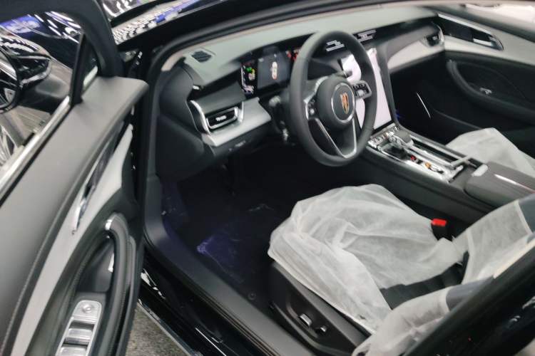 Used Hongqi H5 2025 1.5T DCT Qiyun 500 000th Unit Commemorative Edition Driver Seat