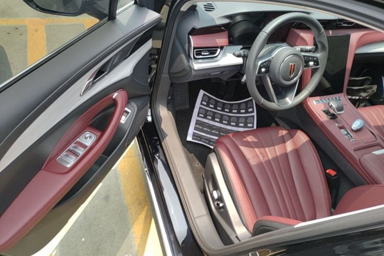 Used Hongqi H5 2025 2.0T Automatic Flag Edition – 500 000 Units Commemorative Version Driver Seat