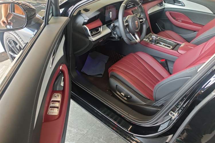 Used Hongqi H5 2025 1.5T DCT Xuan Ying Edition Driver Seat