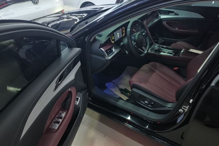 Used Hongqi H5 2025 1.5T DCT Xuan Ying Edition Driver Seat