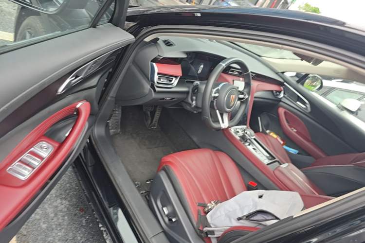 Used Hongqi H5 2025 1.5T DCT Xuan Ying Edition Driver Seat