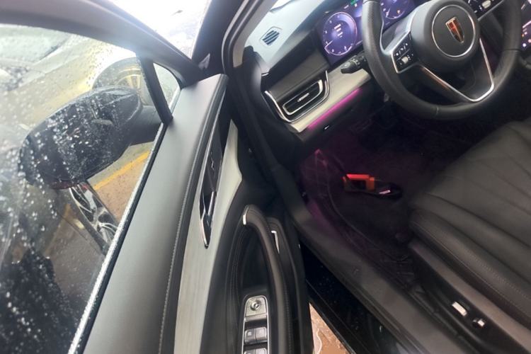 Used Hongqi H5 2025 2.0T Automatic Flag Edition – 500 000 Units Commemorative Version Driver Seat
