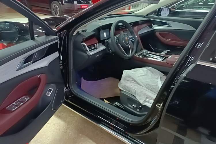 Used Hongqi H5 2025 1.5T DCT Qiyun 500 000th Unit Commemorative Edition Driver Seat