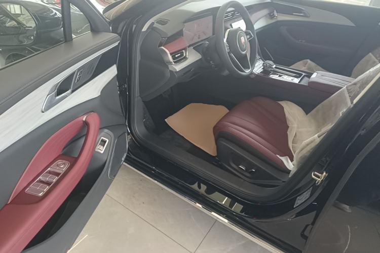 Used Hongqi H5 2025 2.0T Automatic Flag Edition – 500 000 Units Commemorative Version Driver Seat