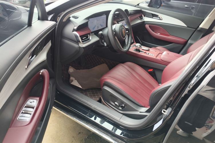 Used Hongqi H5 2025 2.0T Automatic Flag Edition – 500 000 Units Commemorative Version Driver Seat