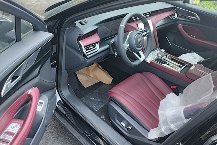Used Hongqi H5 2025 2.0T Automatic Xuan Ying Edition Driver Seat